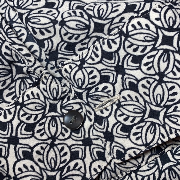 New WO tags Ann Taylor blouse. Large - Picture 4 of 5